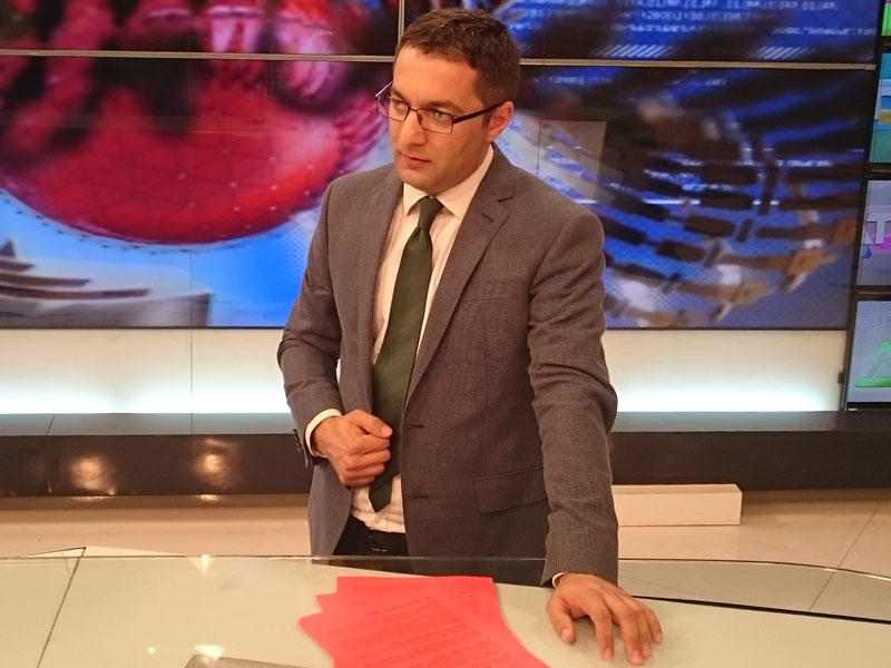 Tanınmış aparıcı ad günündə kövrəldi:  Atamın səhhəti ağırlaşanda efirdə idim - FOTO