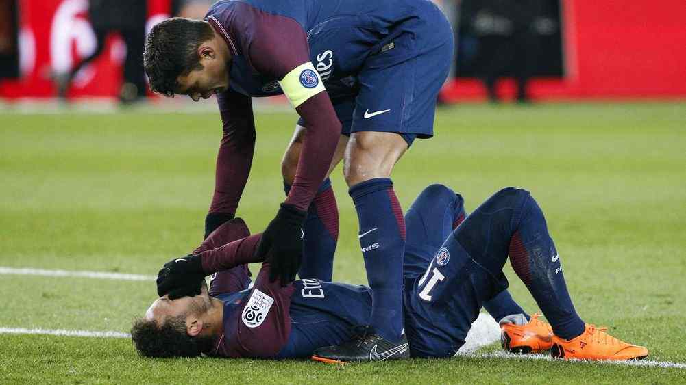 Oğlumu təcili əməliyyat edin   - Ulduz futbolçunun atası xahiş etdi - FOTO