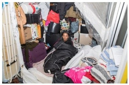 Bu məşhurun anası bomj kimi yaşayır - FOTO