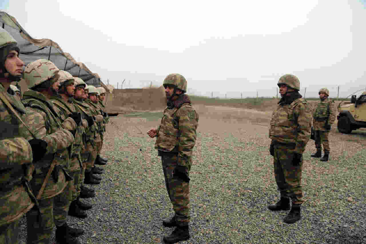 Nazir ön cəbhədə: Düşmən belə izlənildi (FOTOLAR)