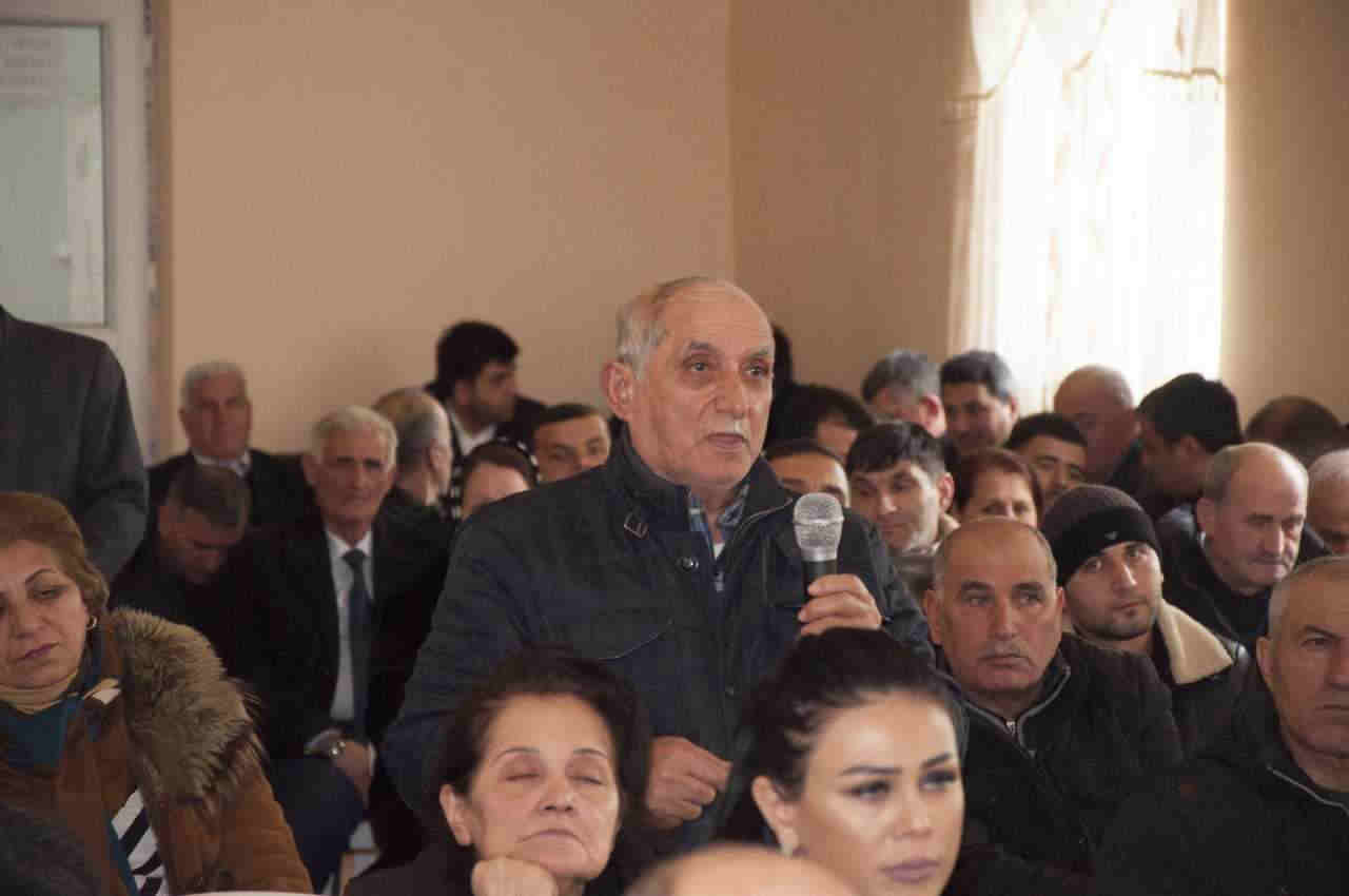 Abdin Fərzəliyevdən səyyar görüş:  sakinlərin problemləri dinlənildi, tapşırıqlar  verildi -  FOTO