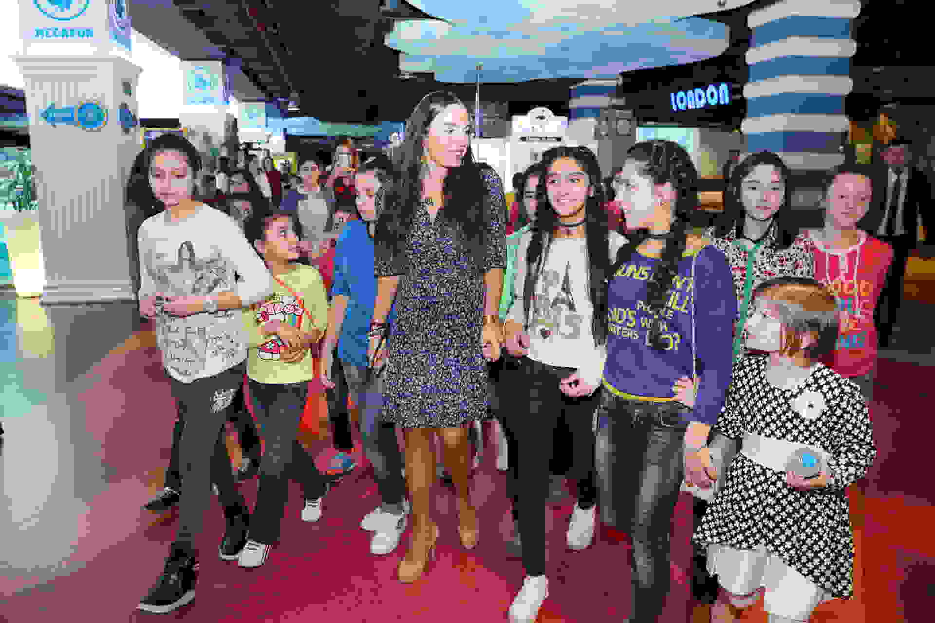 Leyla Əliyeva uşaqlarla birgə əyləncə proqramında -  FOTOLAR