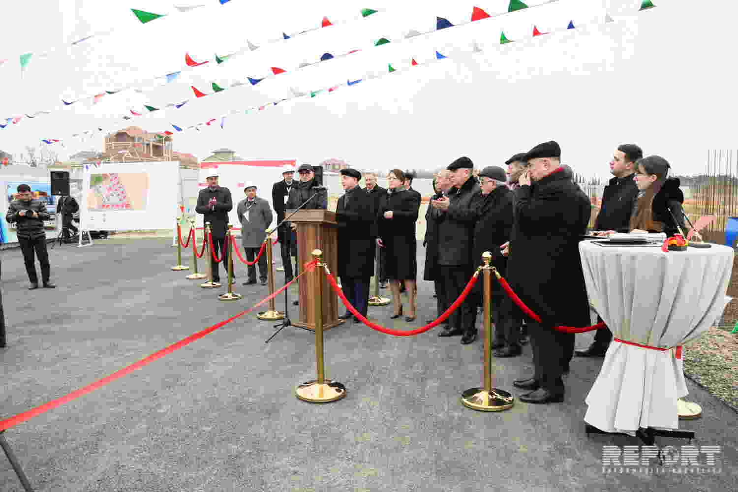 AMEA-nın əməkdaşları üçün tikiləcək yaşayış kompleksinin təməli qoyulub - FOTO