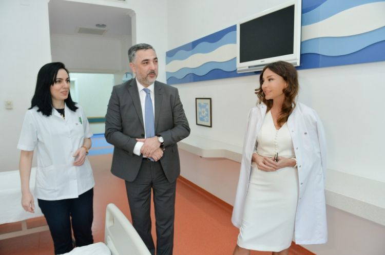 Birinci vitse-prezident Talassemiya Mərkəzində olub - FOTO