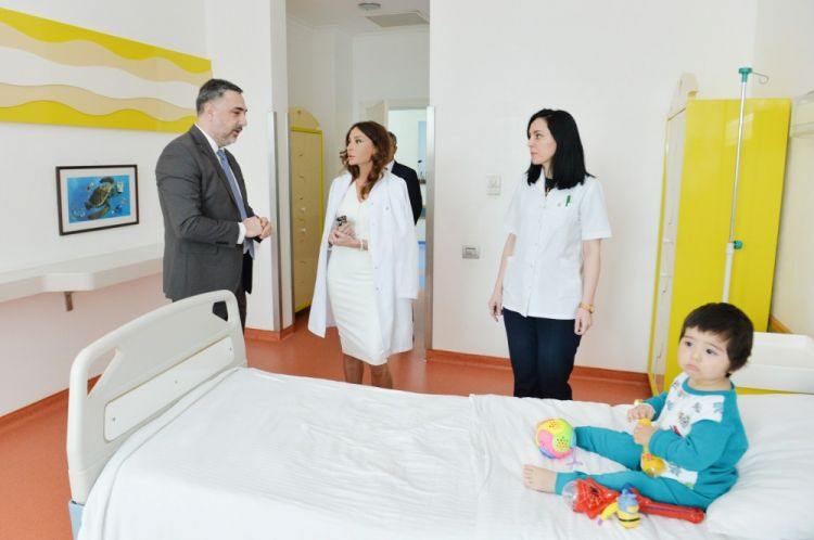 Birinci vitse-prezident Talassemiya Mərkəzində olub - FOTO