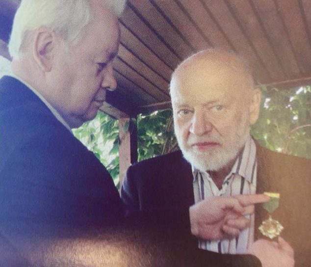 Səfər Əbiyev dostunun ölümündən  YAZDI