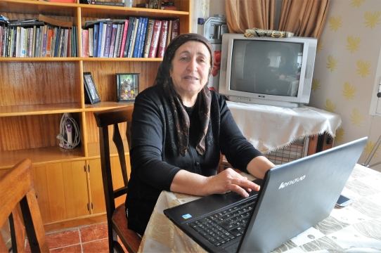 İnəyini satıb, özünə kompüter alan məktəb müəlliməsi -  FOTOLAR