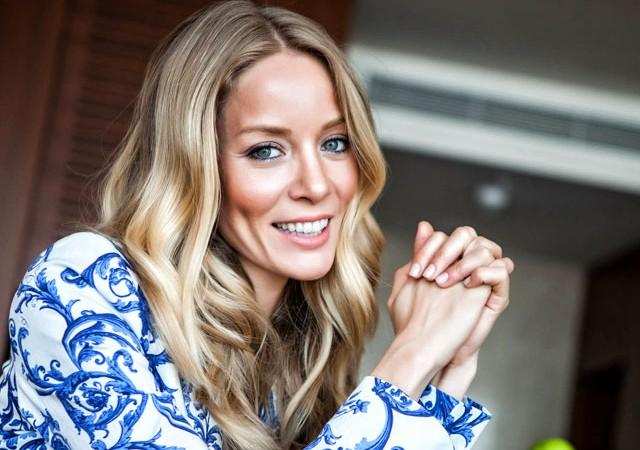 Anasının şəklini görənlər:  Gözəlliyini kimdən aldığı bəlli oldu - FOTO