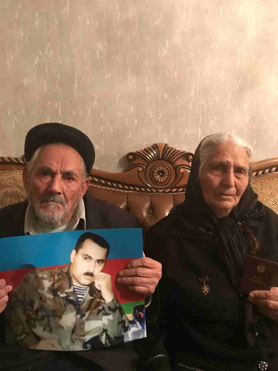 Baş redaktorun valideynləri prezidentə müraciət etdi 