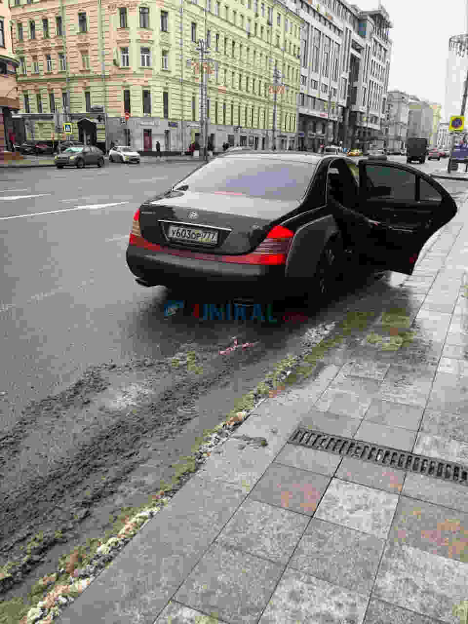 Turan İbrahimov Moskvada 1 milyonluq maşında gəzir -  FOTOLAR