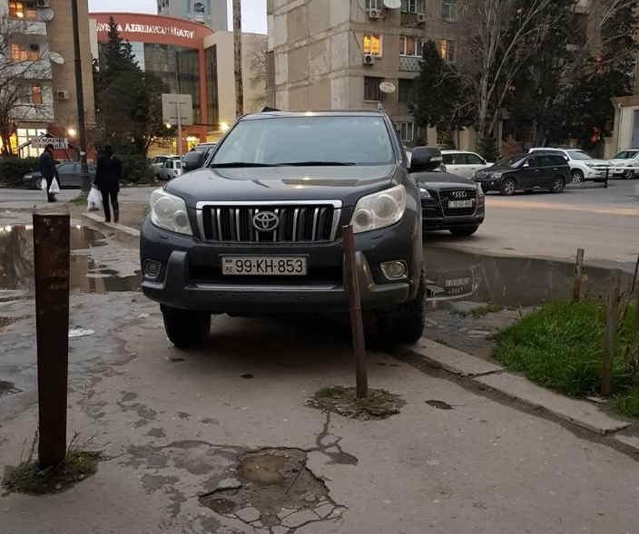 Faiq Ağayev qayda pozan sürücüyə görə   Yol Polisinə çağırış etdi - FOTO