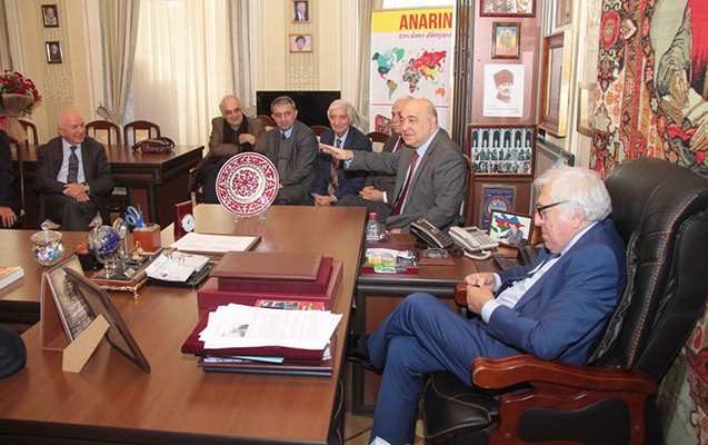 Anara Prezidentin Fəxri diplomu təqdim edildi  - FOTO