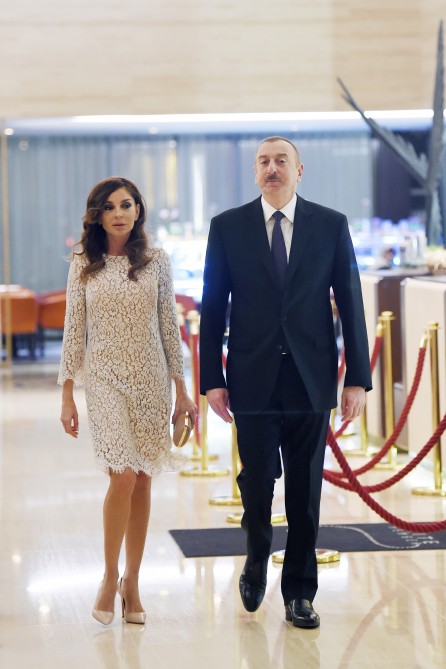 İlham Əliyev   ziyafət verdi (FOTOLAR)