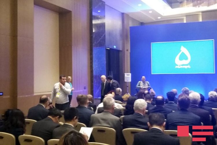 Forumda İhsanoğlunun   vəziyyəti pisləşdi (FOTOLAR)