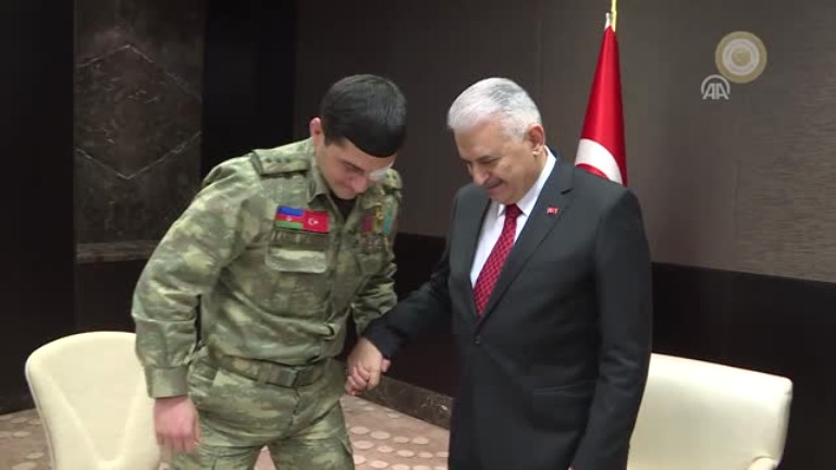 Binəli Yıldırımdan Qarabağ qazisinə HƏDİYYƏ  - VİDEO-FOTOLAR