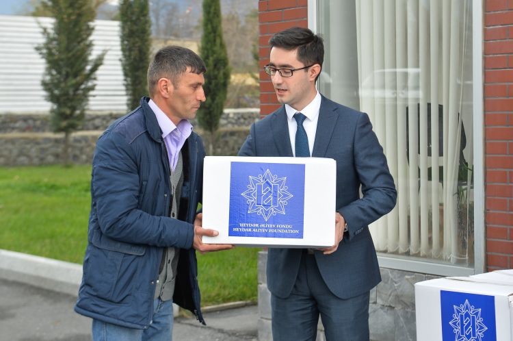 Heydər Əliyev Fondu tərəfindən aztəminatlı ailələrə Novruz sovqatları paylanılır 