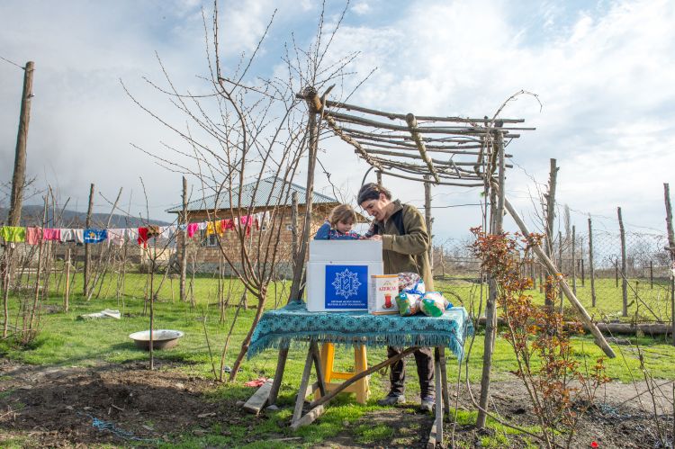 Heydər Əliyev Fondu tərəfindən aztəminatlı ailələrə Novruz sovqatları paylanılır 