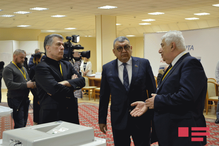 Rusiyada prezident seçkilərini onlar müşahidə edir -  FOTOLAR