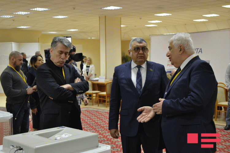 Rusiyada prezident seçkilərini onlar müşahidə edir -  FOTOLAR