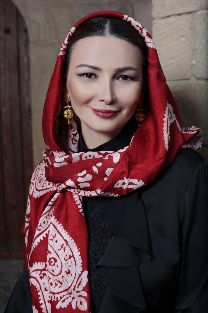 Məşhur qadınlarımız milli geyimdə -  FOTOLAR