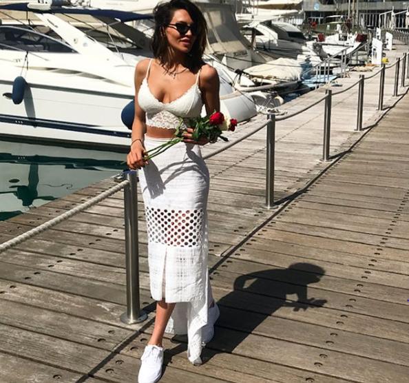 Günay açıq-saçıq libasda   - FOTOLAR