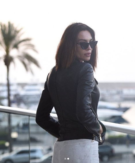 Günay açıq-saçıq libasda   - FOTOLAR