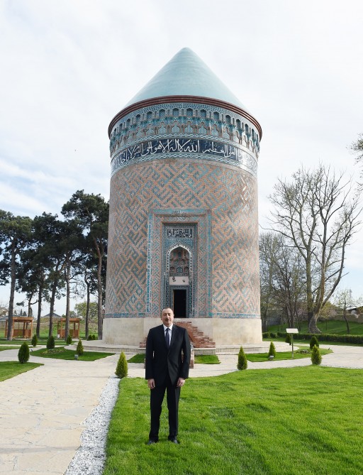 Prezident Bərdə türbəsində və Torpaqqala kompleksində - FOTO