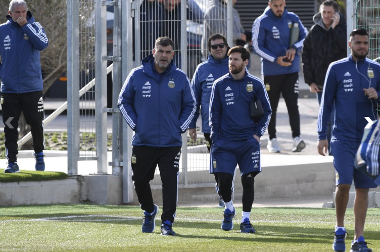 Messi Realın bazasında -  FOTO