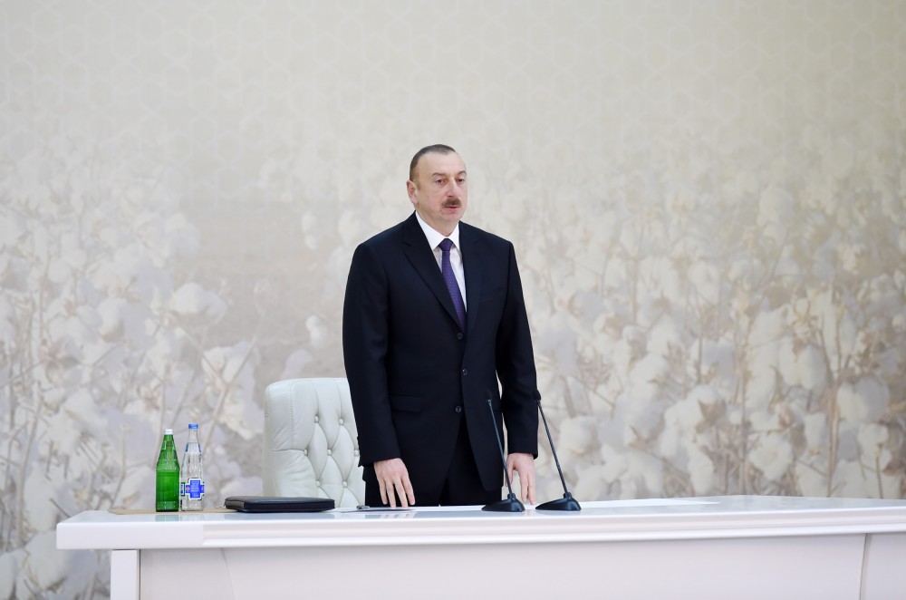 Prezident müşavirə keçirir -  FOTOLAR