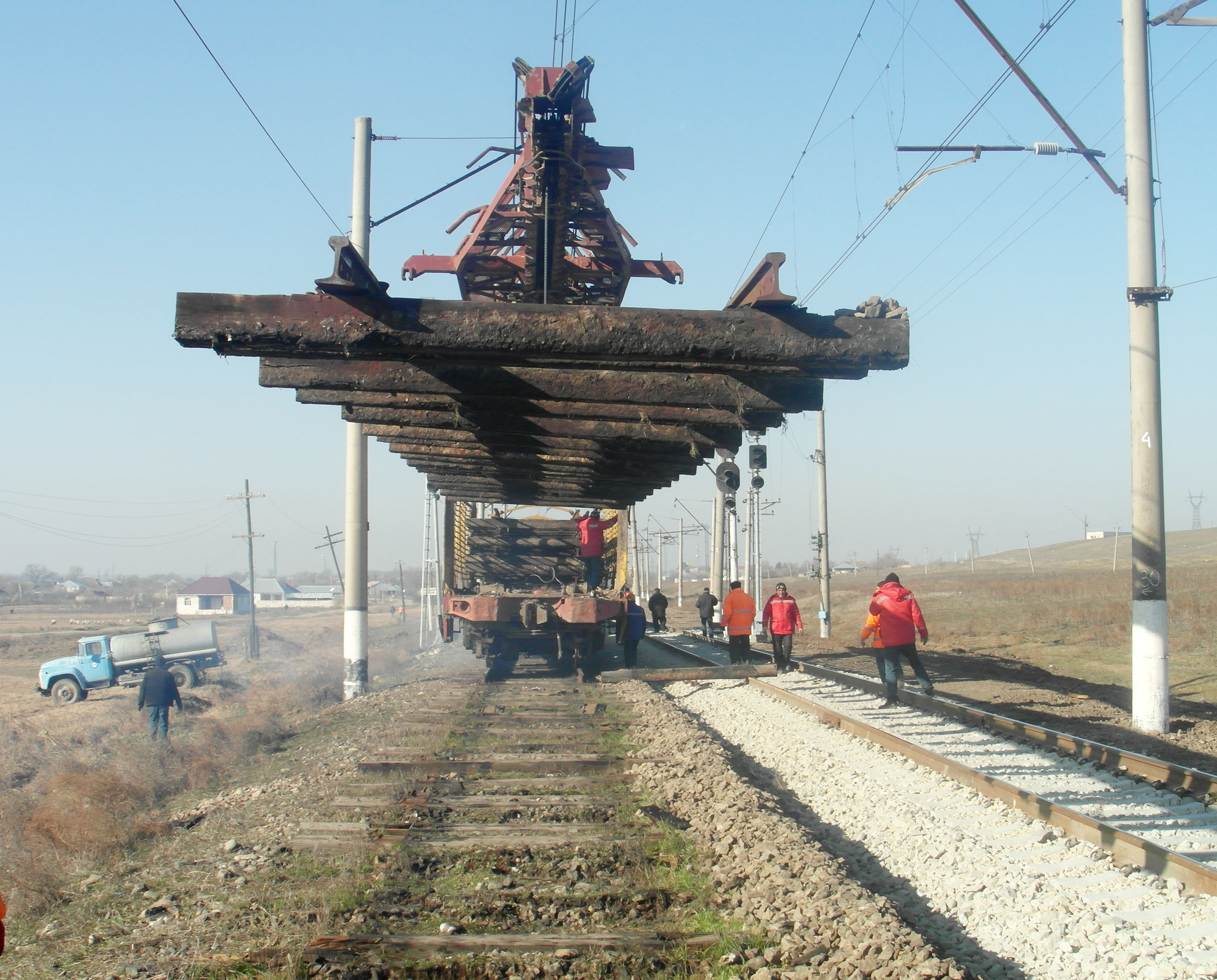7,2  kilometr dəmir yolu əsaslı təmir olunur - FOTO