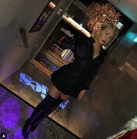 Məşhur futbolçu 20 yaşlı tələbəyə seks üçün pul təklif etdi  