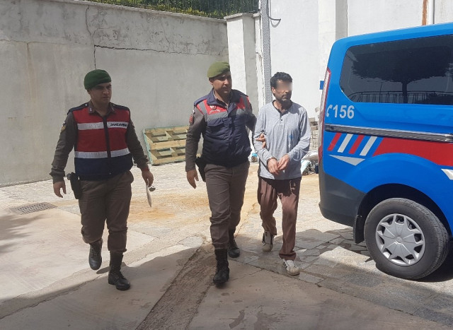 Manyak övladı ilə birgə ayaqyoluna girən qadını zorladı    - İYRƏNC OLAY