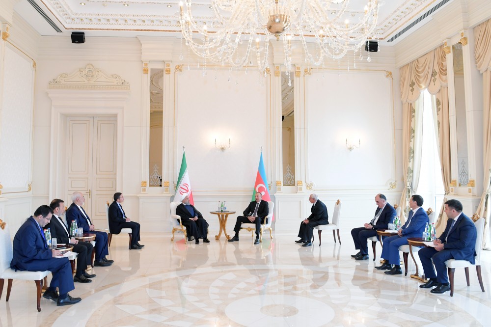 İlham Əliyev Ruhani ilə təkbətək görüşdü - FOTOLAR