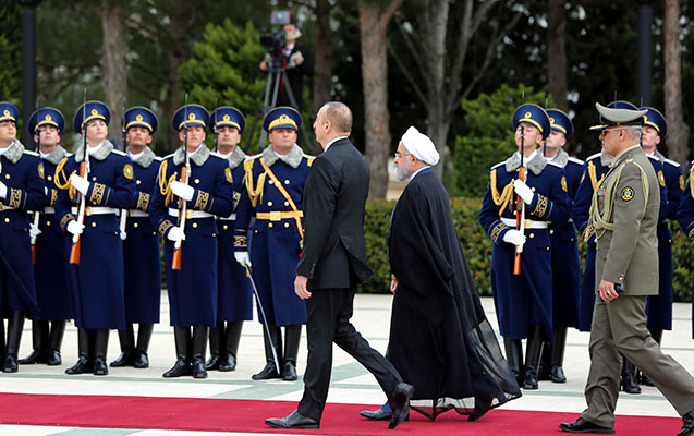 İlham Əliyev Ruhani ilə təkbətək görüşdü - FOTOLAR