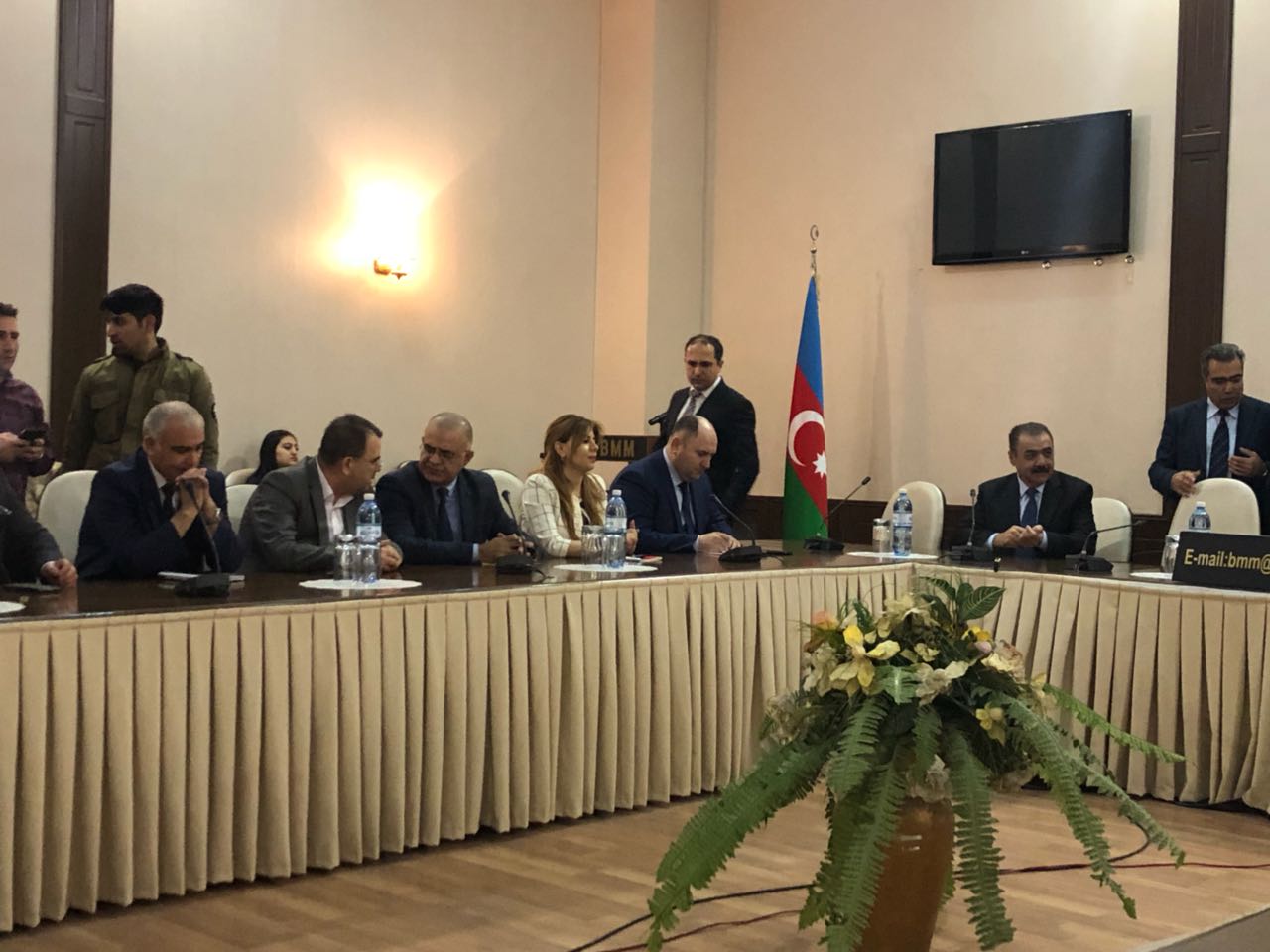 Bakıda KİV rəhbərləri TOPLAŞDI:  Sosial şəbəkələr mövzusunun müzakirəsinə... (FOTOLAR)