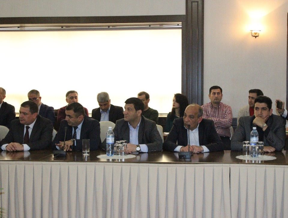 Bakıda KİV rəhbərləri TOPLAŞDI:  Sosial şəbəkələr mövzusunun müzakirəsinə... (FOTOLAR)