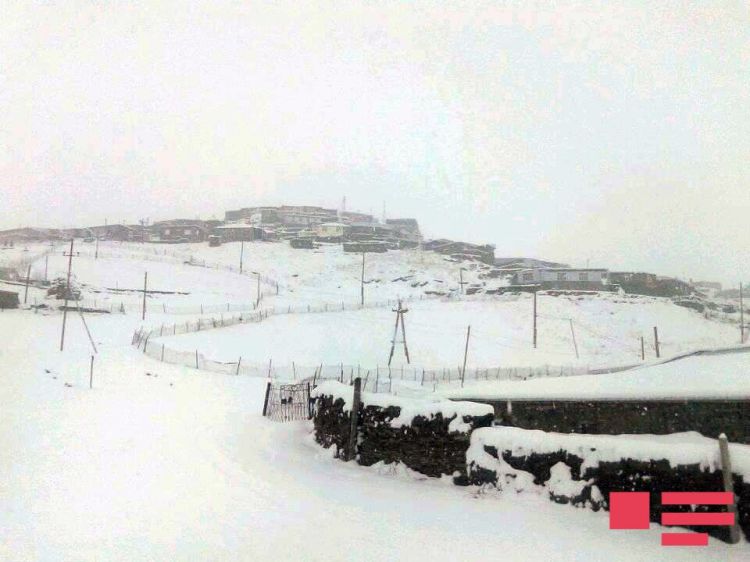 Bu rayonlara qar yağıb -  Nazirlik AÇIQLADI (FOTOLAR)