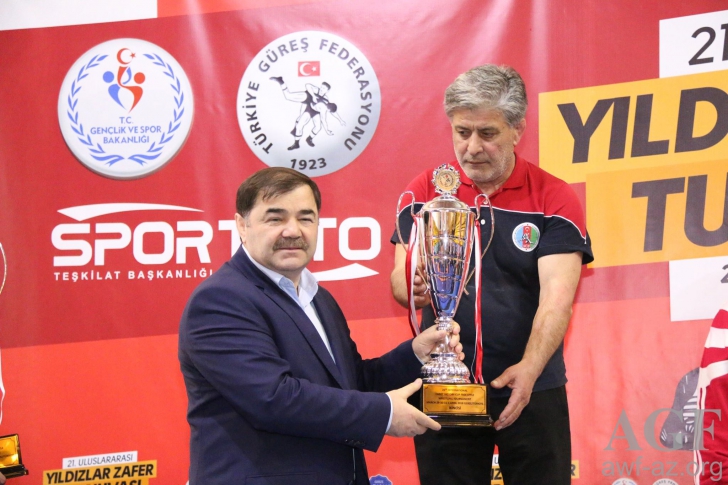 Güləşçilərimizdən 7 qızıl, 5 gümüş və 8 bürünc 