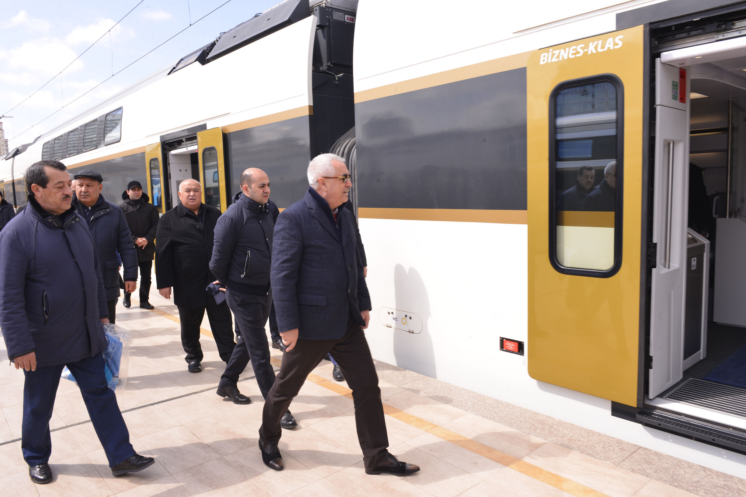 Cavid Qurbanov ağac əkdi - FOTOLAR