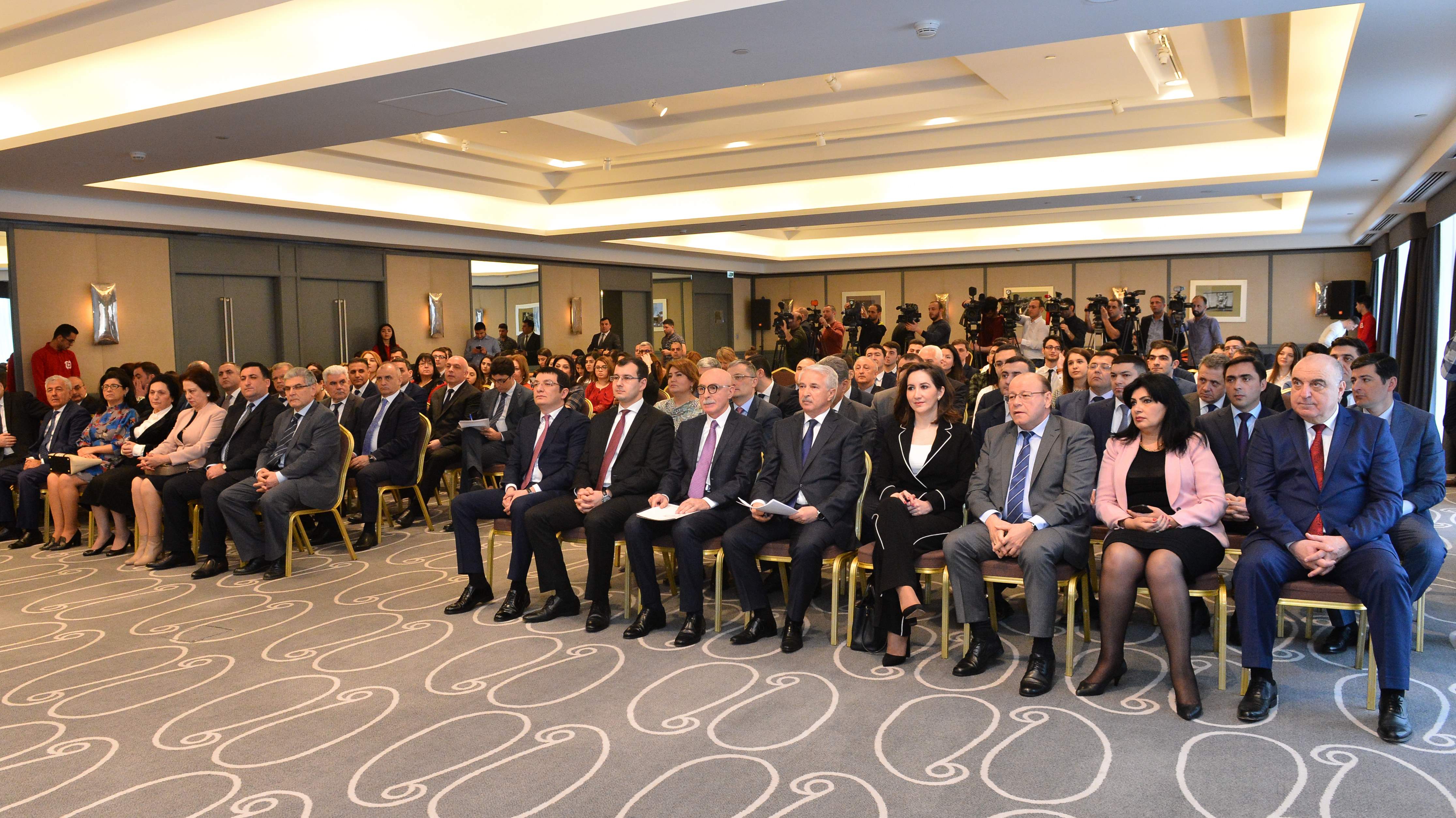 Vergilər və Təhsil nazirlikləri arasında memorandum imzalandı  - FOTOLAR