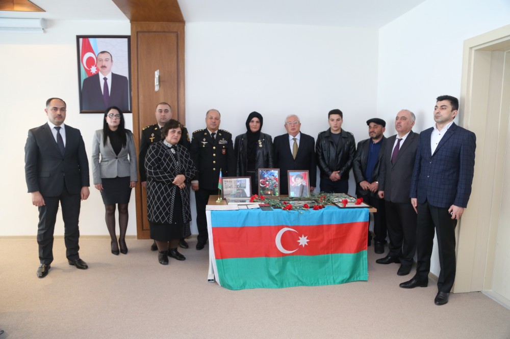 Şəhid əsgərin medalı ailəsinə təqdim edilib -  FOTOLAR