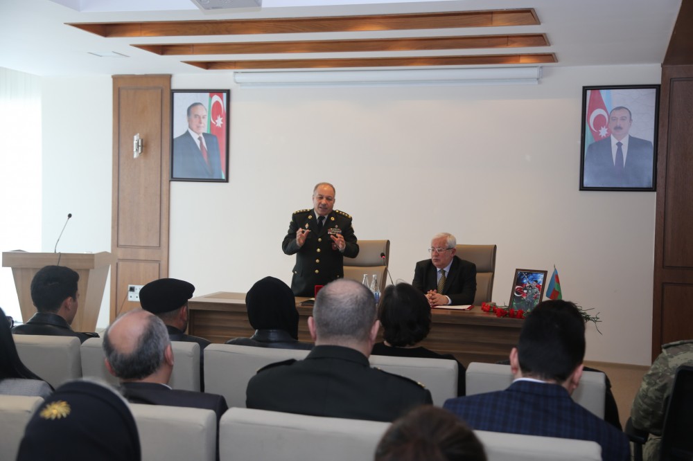 Şəhid əsgərin medalı ailəsinə təqdim edilib -  FOTOLAR