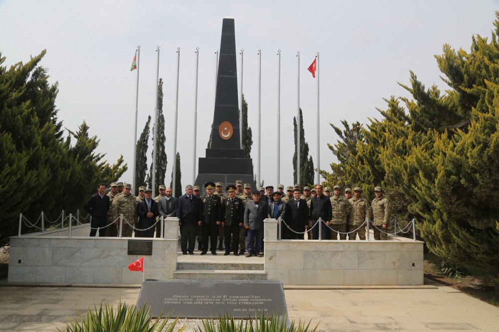 Şəhid əsgərin medalı ailəsinə təqdim edilib -  FOTOLAR
