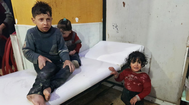 Bəşər Əsəd ora kimyəvi silah atdırdı: 80 ölü, xeyli yaralı var (FOTO-VİDEO)