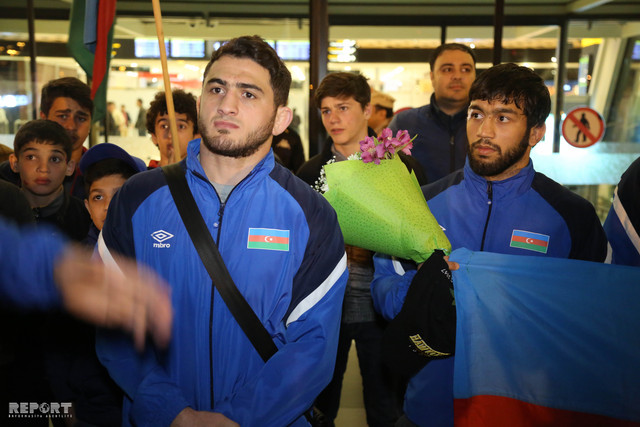 Güləşçilərimiz ölkəyə qayıtdılar -  Firdovsi Umudov hakimlərdən narazılıq etdi