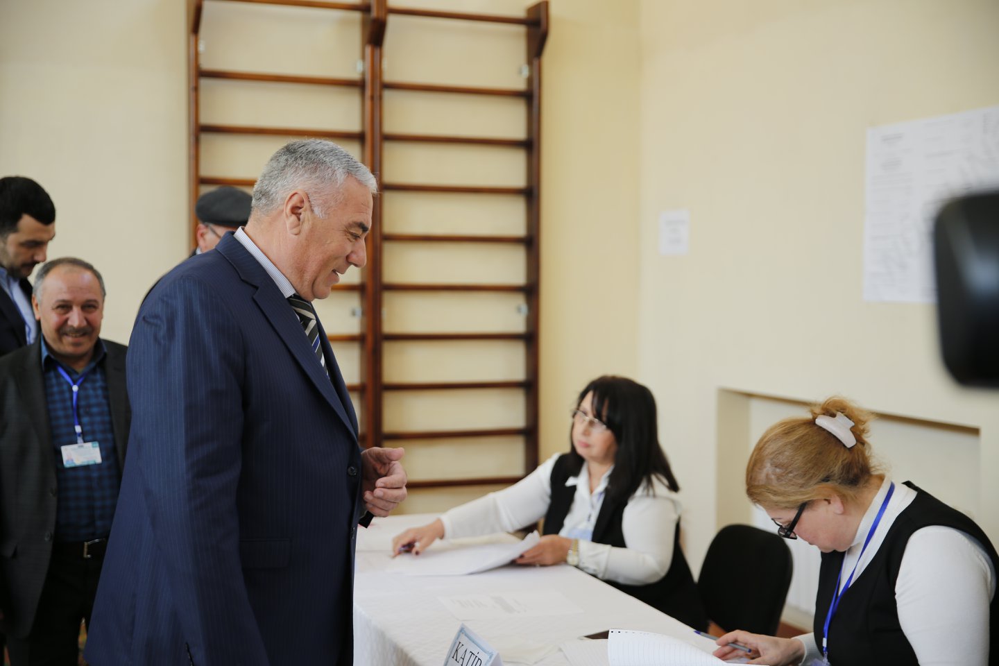 Hafiz Hacıyev belə səs verdi -  FOTOLAR