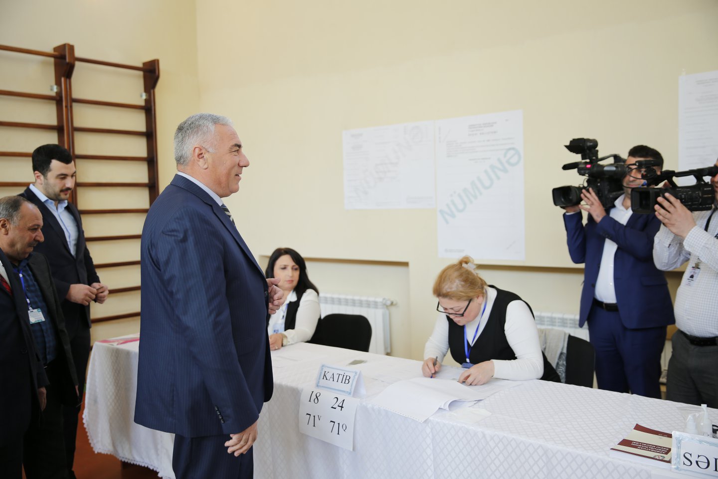 Hafiz Hacıyev belə səs verdi -  FOTOLAR