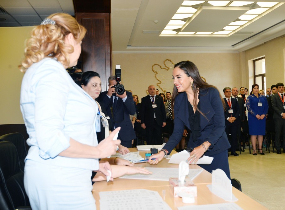 İlham Əliyev və ailəsi səs verdi -  FOTOLAR (YENİ-2)