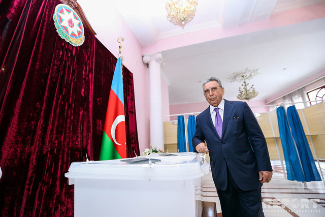 Ramiz Mehdiyev səs verdi -  FOTO