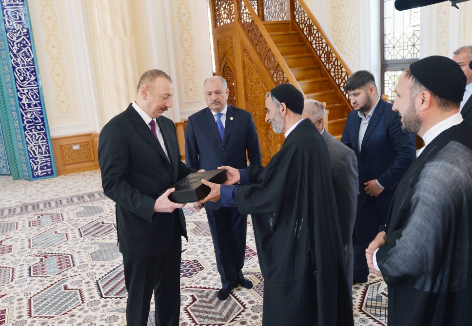 İlham Əliyev məscidin   AÇILIŞINDA - YENİLƏNİB